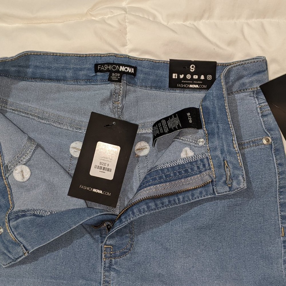 Fashion Nova jeans size 9 tags attached brand new skinny